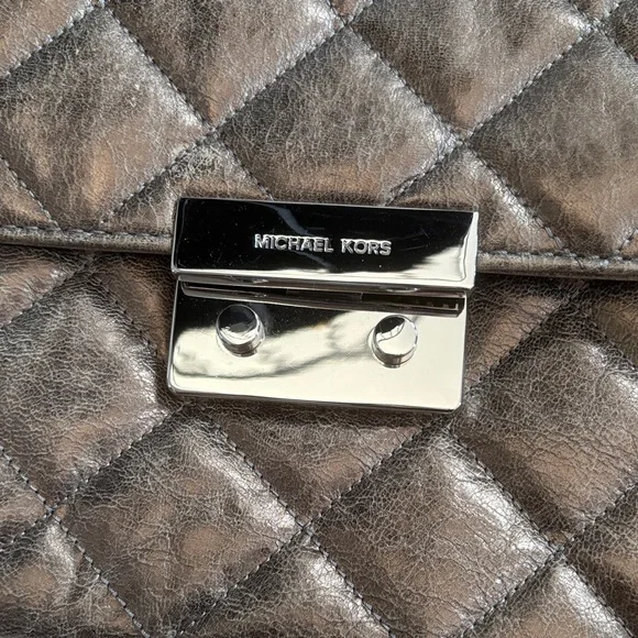 💛Michael Kors Metallic Quilted Clutch - Picture 2 of 3